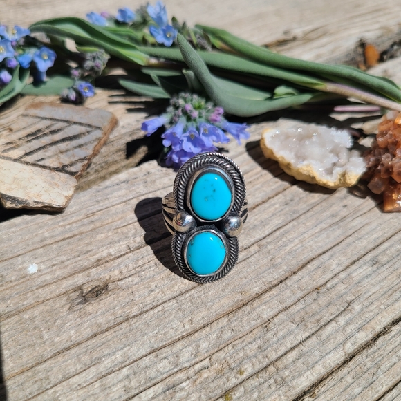 Turquoise and sterling silver ring - Picture 2 of 6